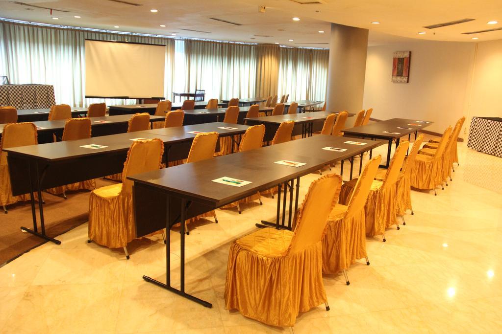 Nam Center Hotel Kemayoran Jakarta Ngoại thất bức ảnh
